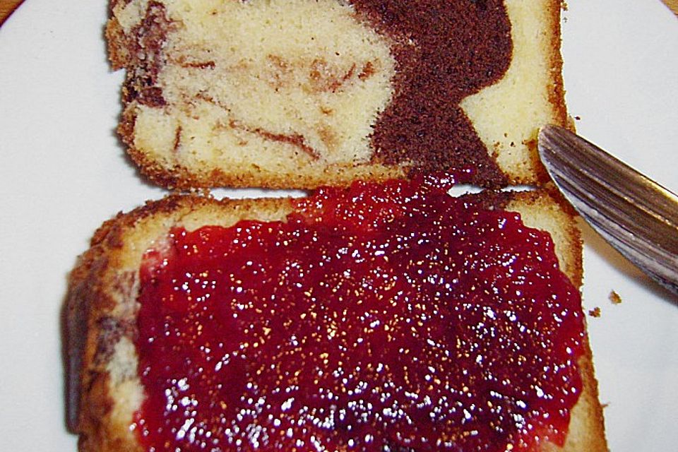 Marmorkuchen mit Eierlikör