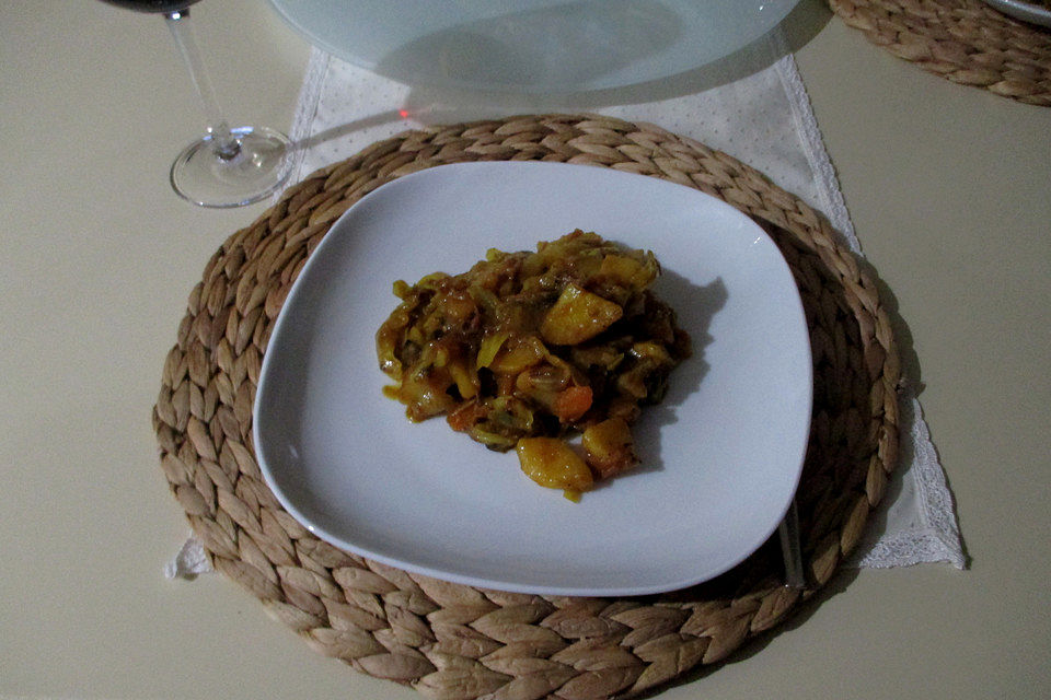 Veganes Kartoffel-Wirsing-Curry