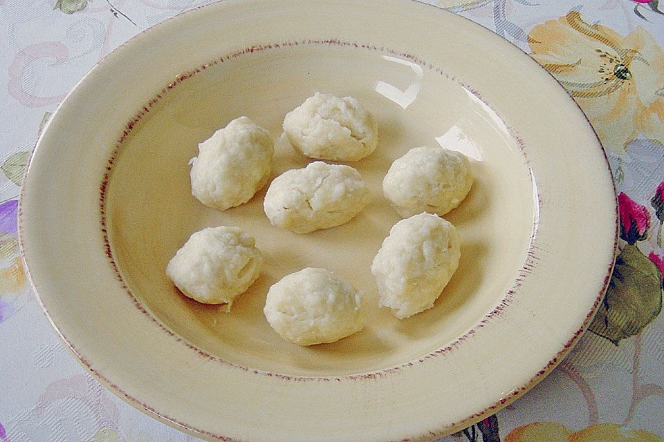 Diepchen mit heißen Kirschen