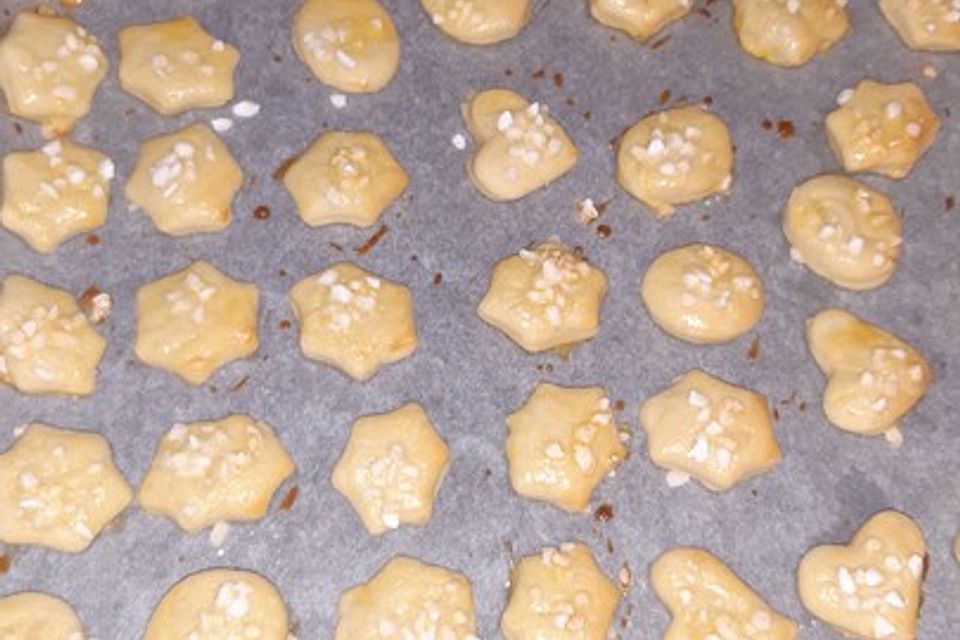 Sauerrahm - Kringel mit Hagelzucker