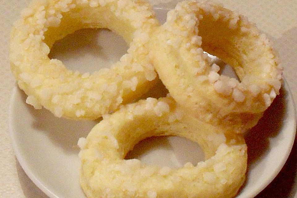 Sauerrahm - Kringel mit Hagelzucker