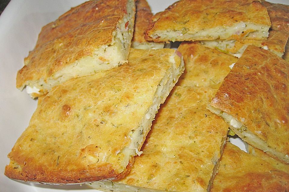 Blechkuchen mit Schafskäse