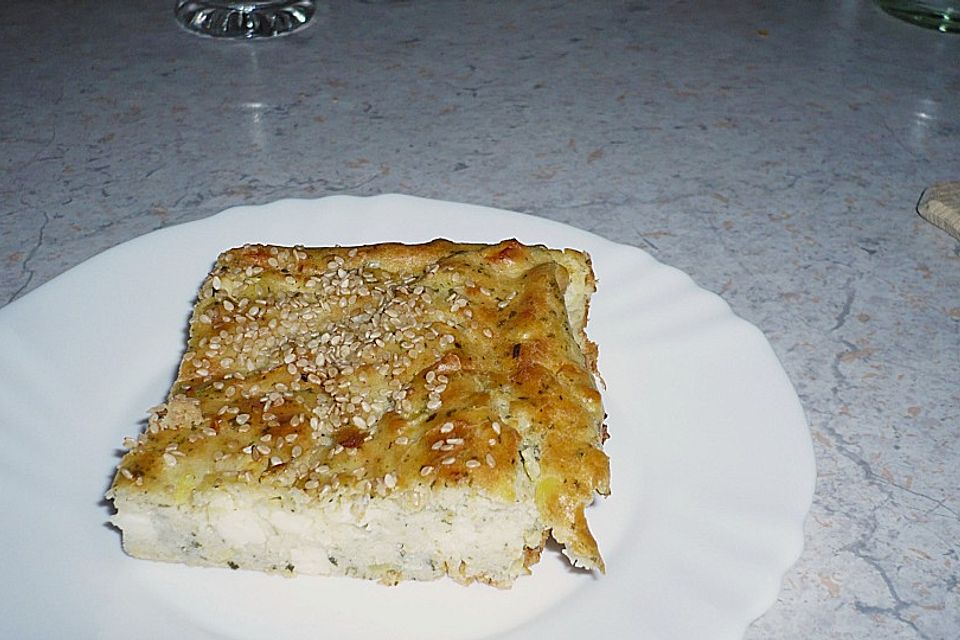 Blechkuchen mit Schafskäse