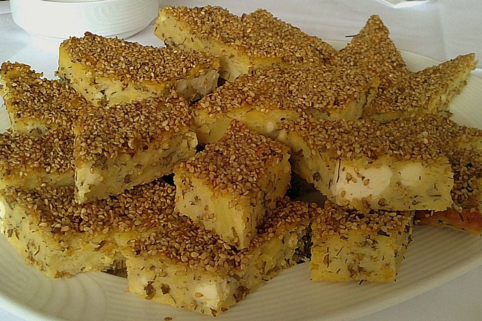 Blechkuchen mit Schafskäse