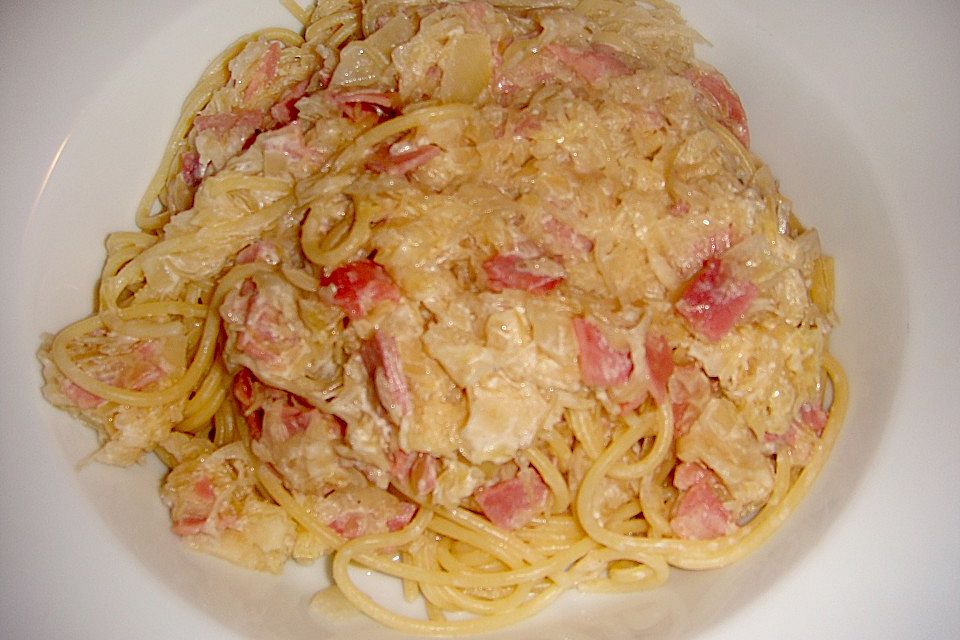 Nudeln mit Sauerkraut