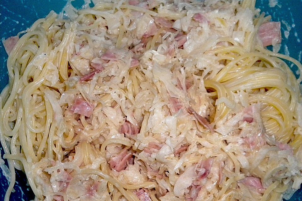 Nudeln mit Sauerkraut