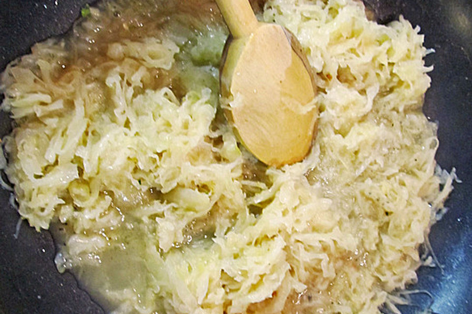 Nudeln mit Sauerkraut