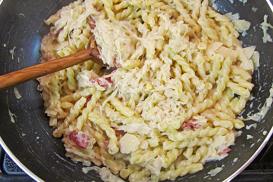 Nudeln mit Sauerkraut