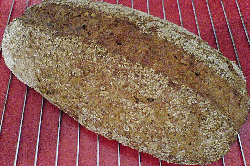 Einfaches Weizenvollkornbrot mit Sonnenblumenkernen