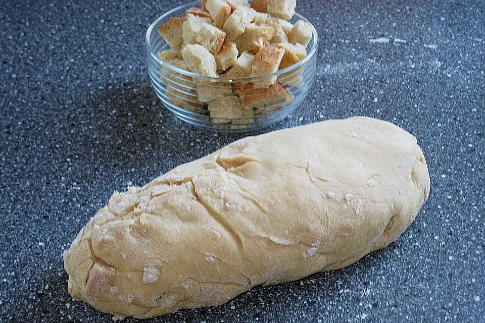 Tschechische (böhmische) Semmelknödel