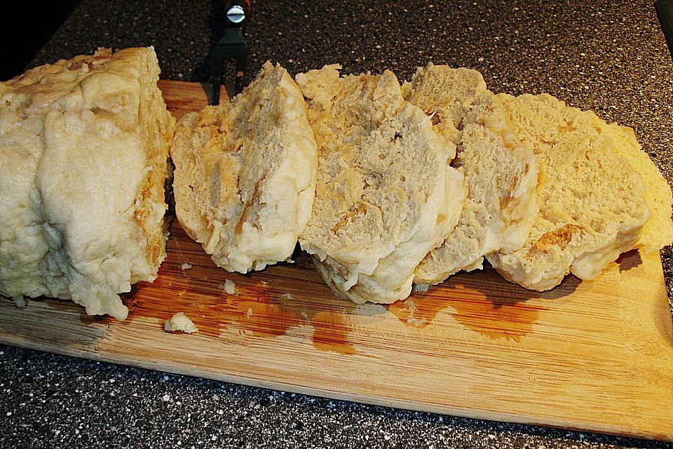 Tschechische (böhmische) Semmelknödel