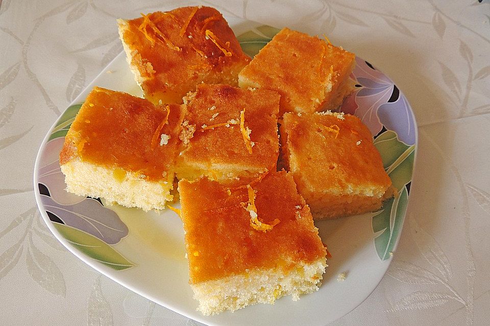 Saftiger Orangenkuchen vom Blech