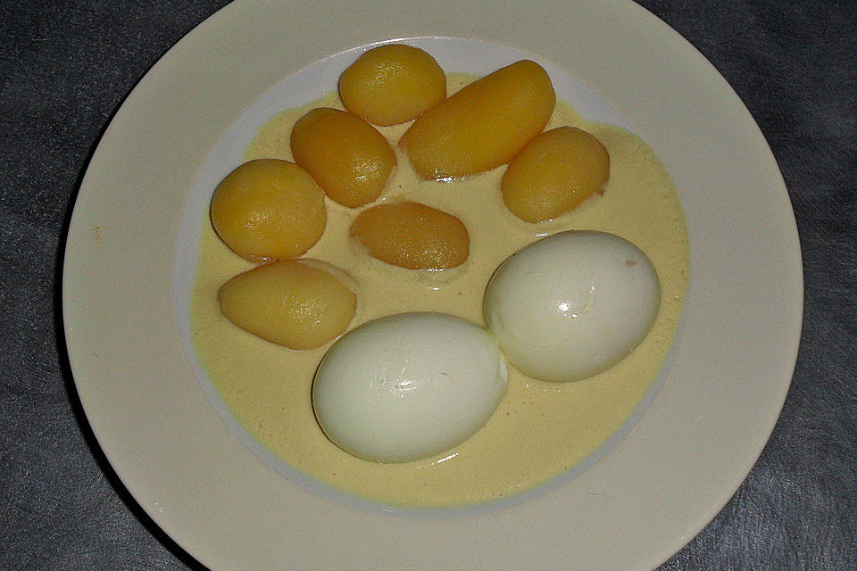 Eier in Senfsoße