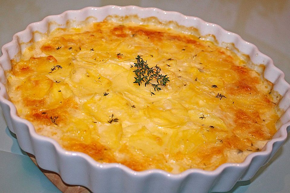 Kartoffelgratin mit frischem Thymian