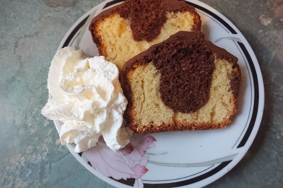 Saftiger Marmorkuchen