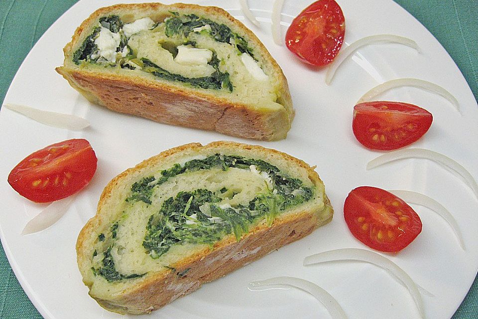 Spinatrolle mit Feta