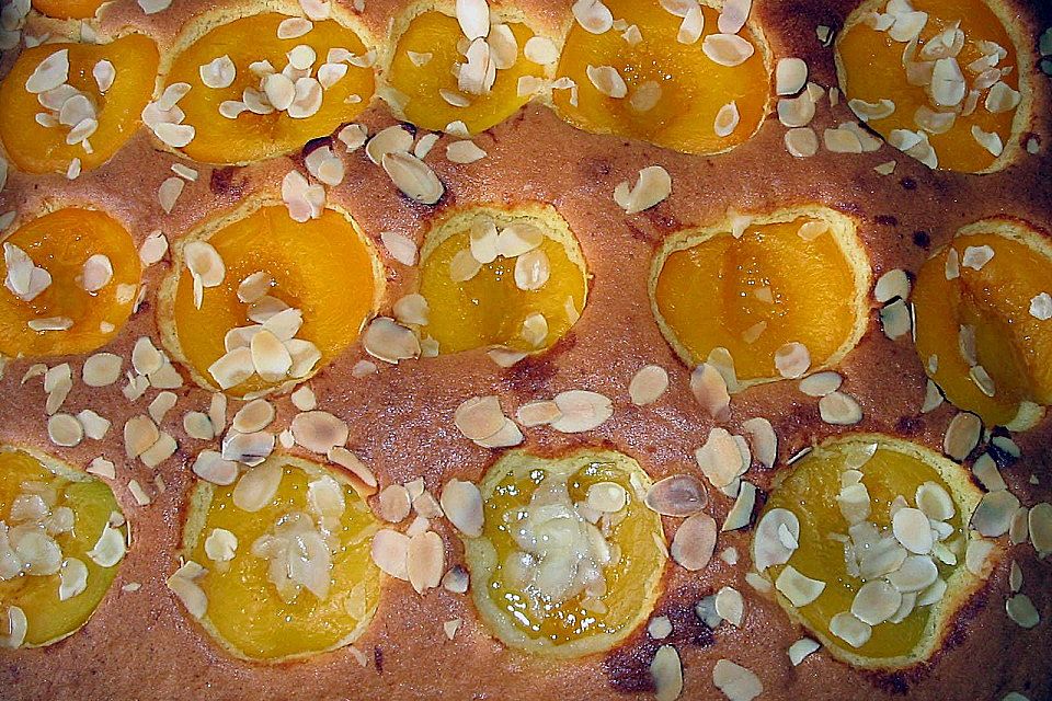 Pfirsichkuchen mit Eierlikör