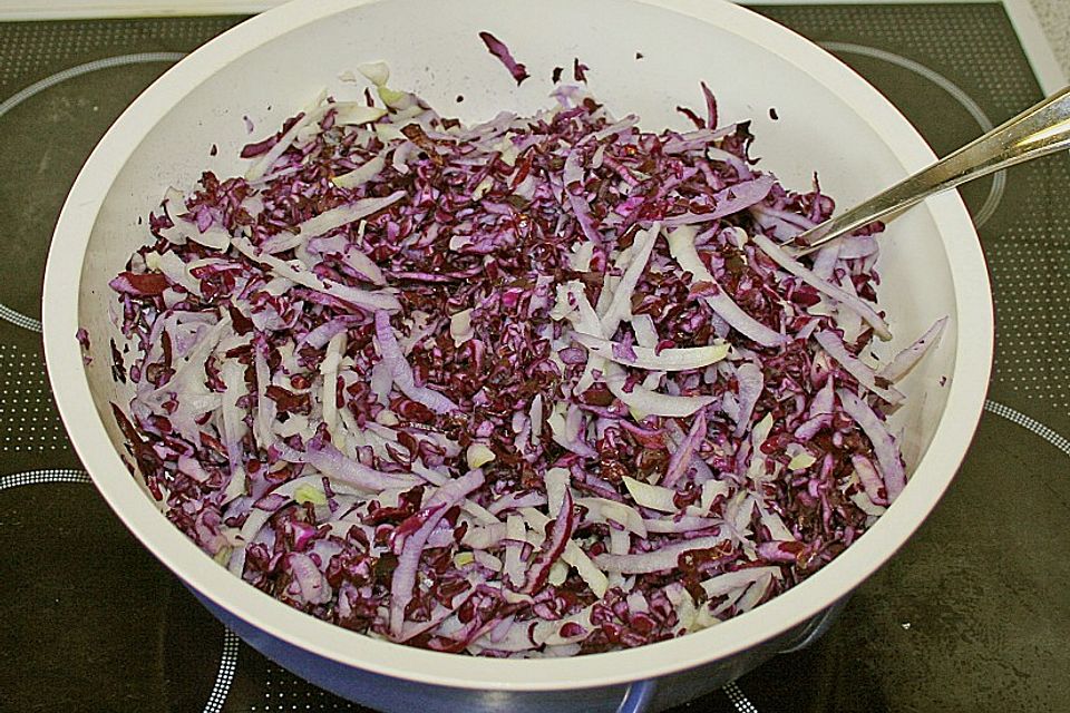 Rotkohl - Kohlrabi Salat