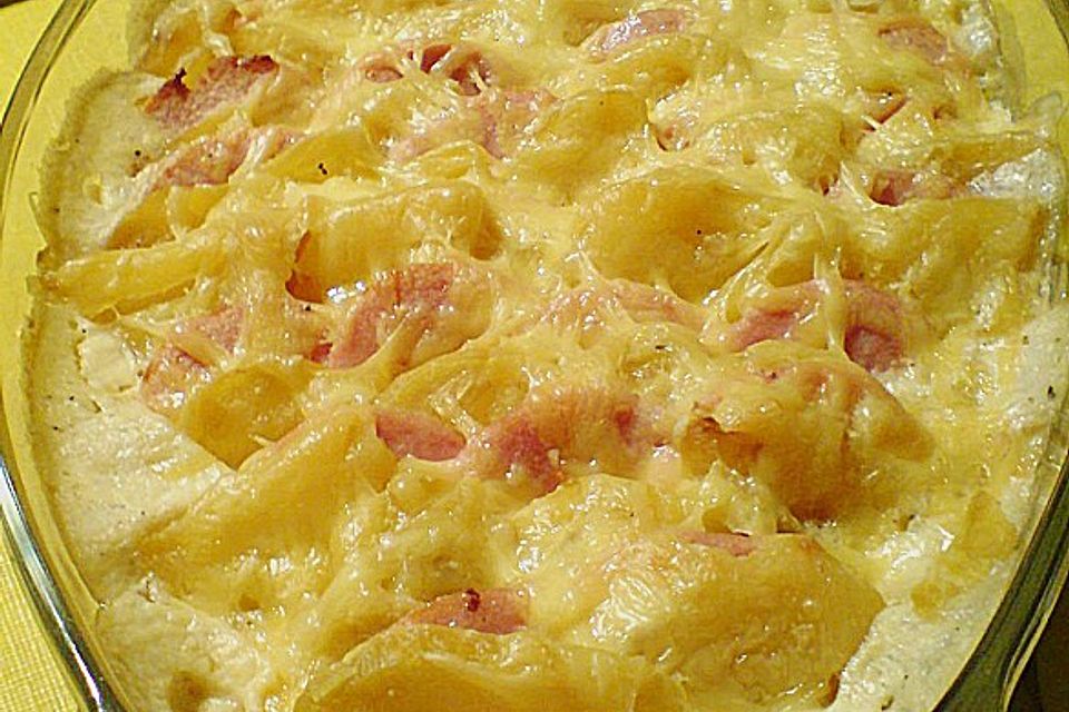 Sahniges Kartoffel - Fleischwurst - Gratin