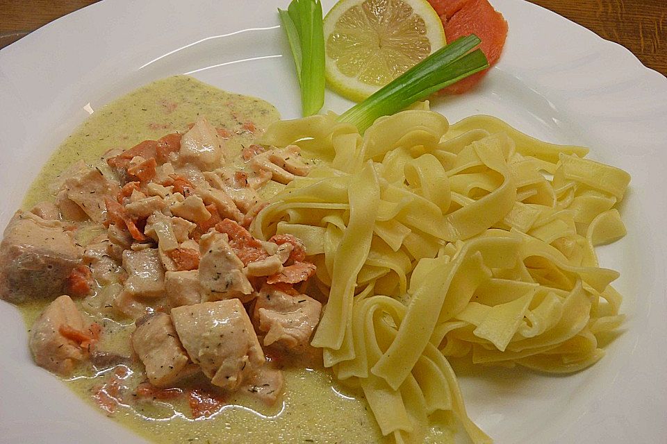 Bandnudeln mit zweierlei Lachs