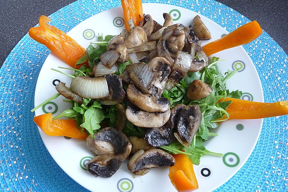 Rucolasalat mit Champignons