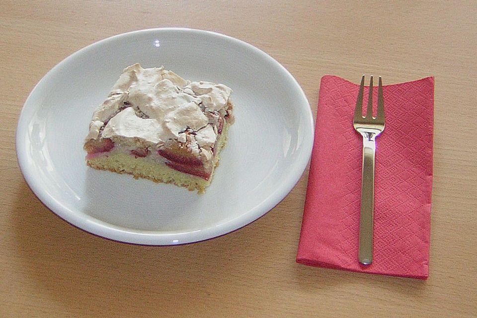 Zwetschgenkuchen mit Mandelbaiser