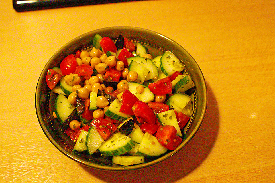 Kichererbsen-Oliven-Salat