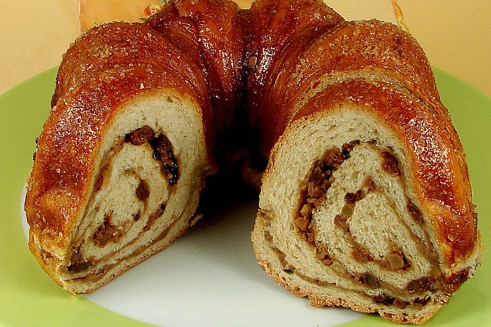 Kärntner Reindling mit  karamellisierter Zuckerkruste