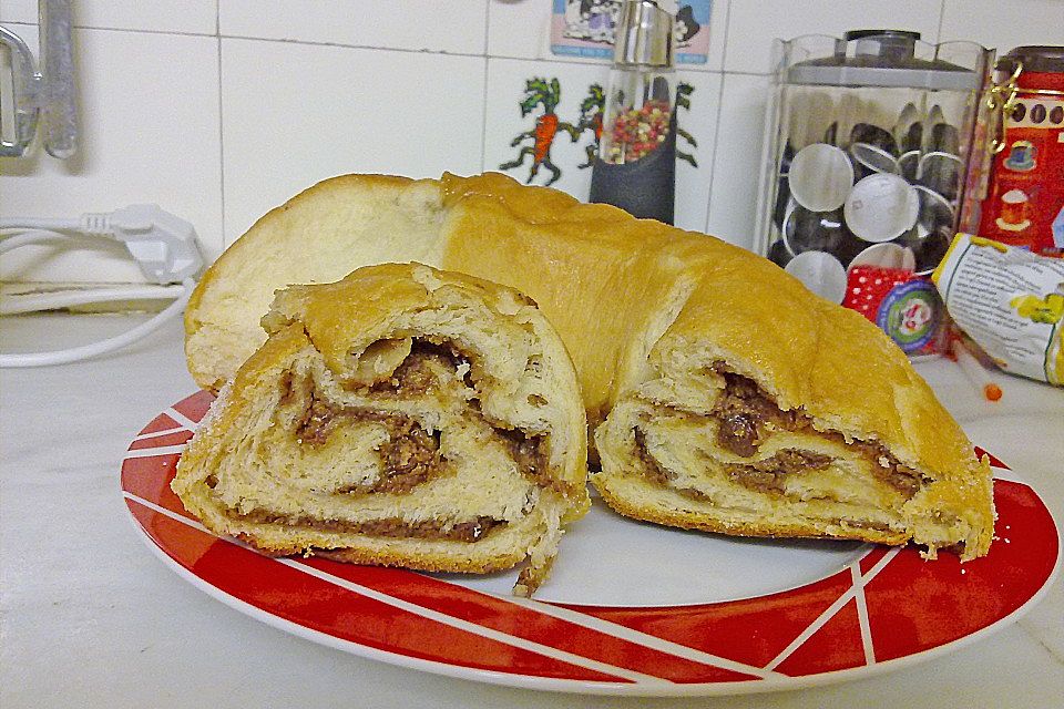 Kärntner Reindling mit  karamellisierter Zuckerkruste