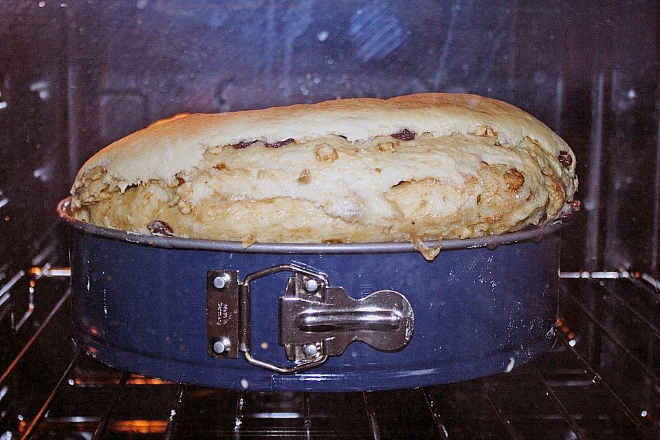 Kärntner Reindling mit  karamellisierter Zuckerkruste