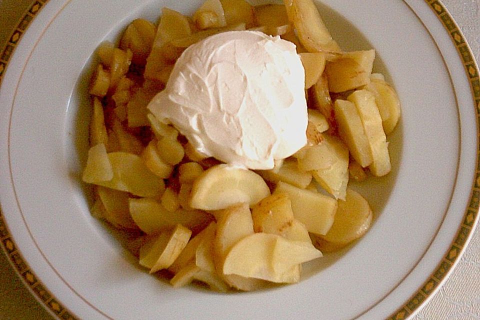 Pastinaken-Apfel-Creme