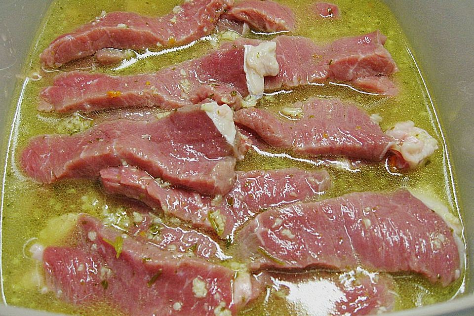 Mariniertes Rindfleisch mit Gemüse