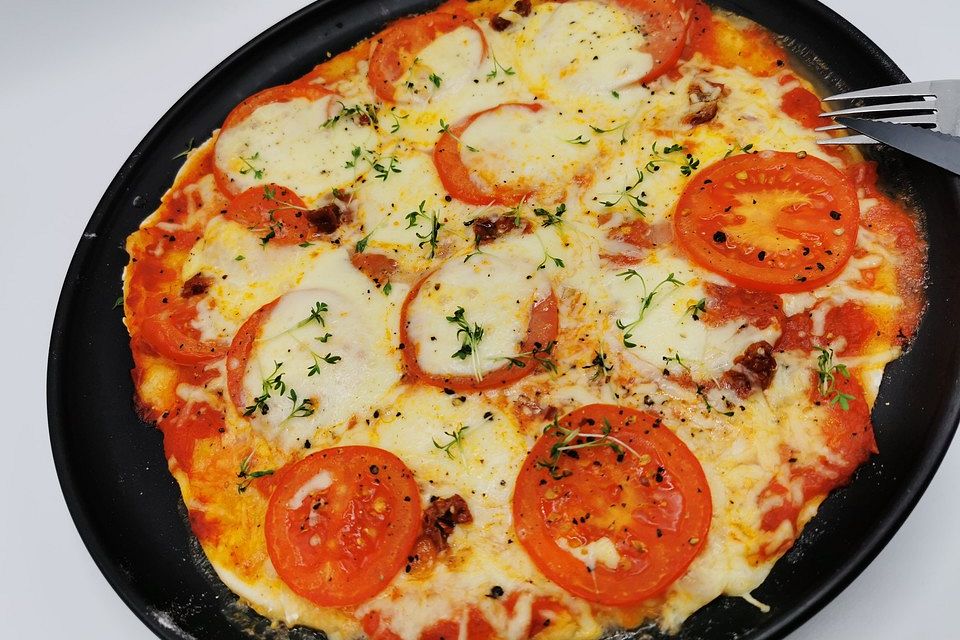 Tomaten Mozzarella Pizza