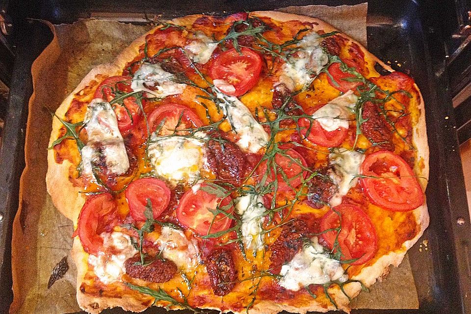 Tomaten Mozzarella Pizza