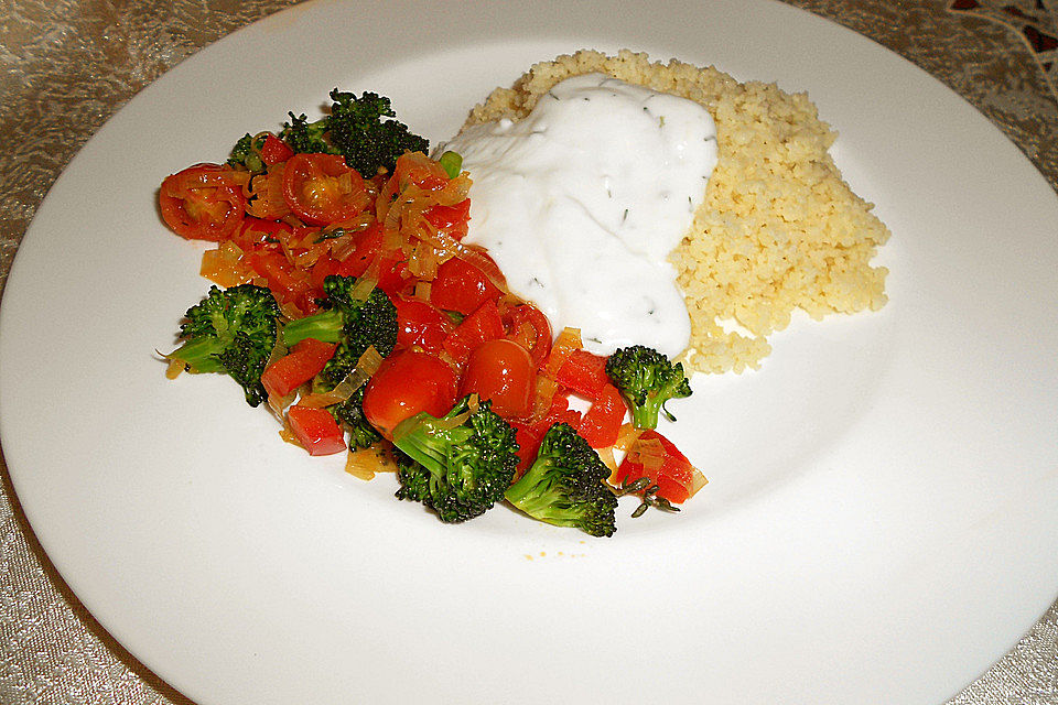 Couscous mit sommerlichem Gemüse