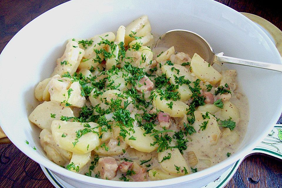 Warmer dänischer Kartoffelsalat