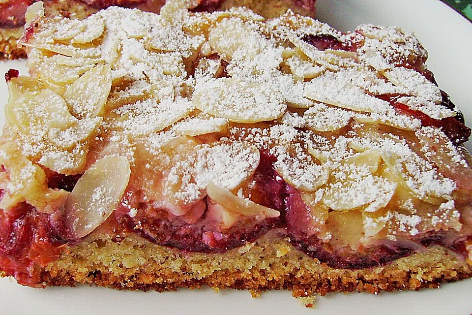 Zwetschgenkuchen mit Amarettoguss