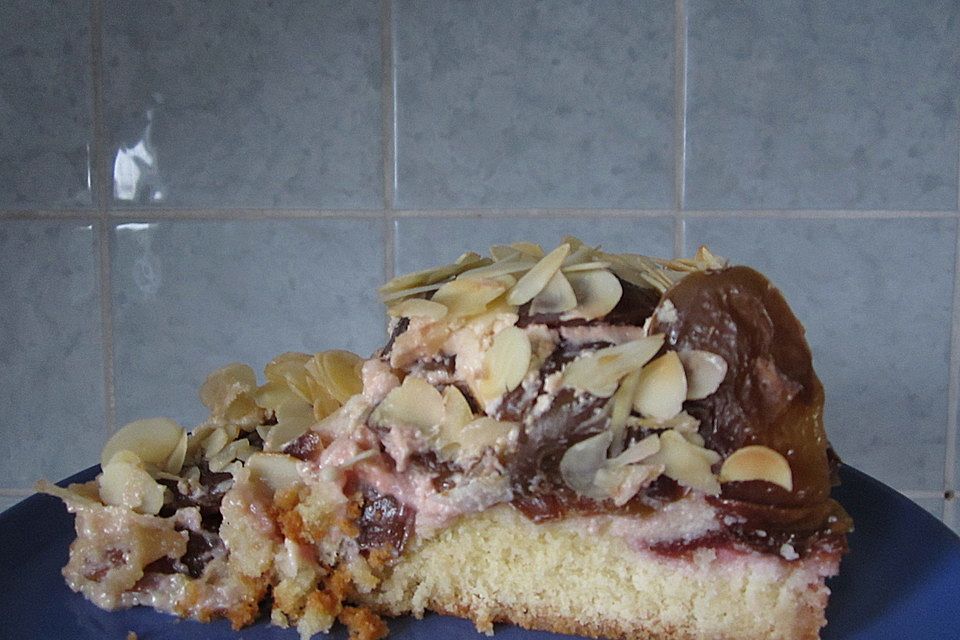 Zwetschgenkuchen mit Amarettoguss