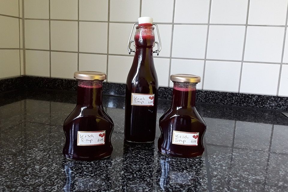 Sirup von Kirschsaft