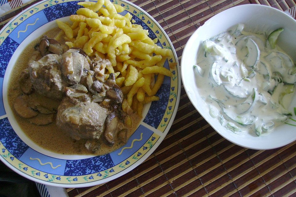 Fleischbällchen Stroganoff