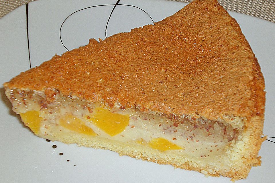 Aprikosenkuchen mit Nusshaube