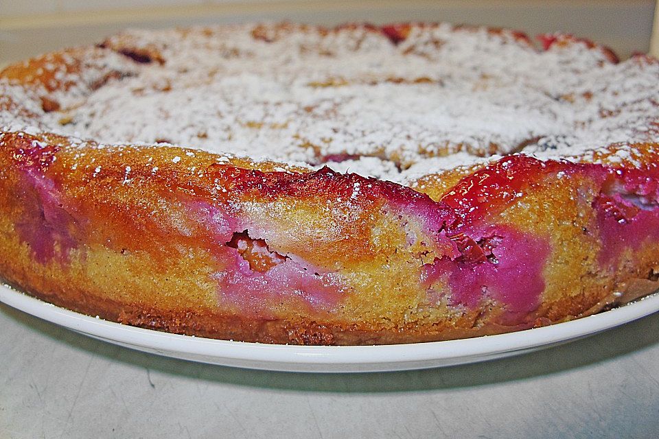 Zwetschgenkuchen mit Sahne - Mandelguss