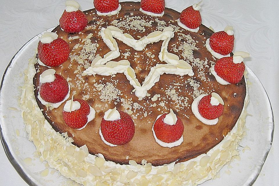 Amaretto - Erdbeer - Torte