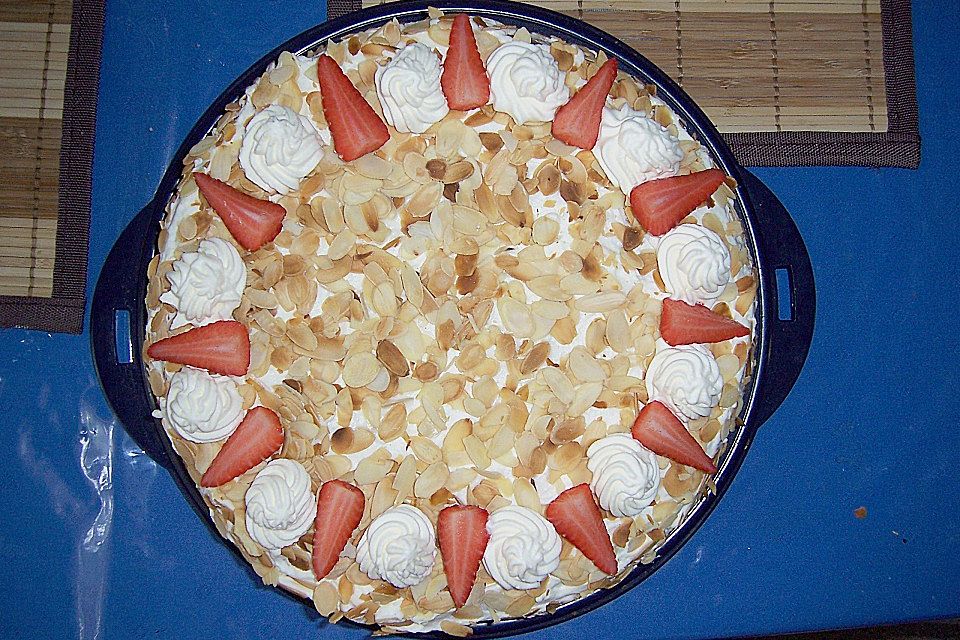 Amaretto - Erdbeer - Torte