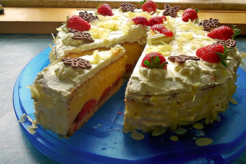 Amaretto - Erdbeer - Torte