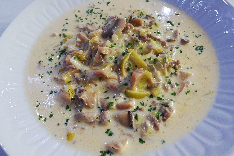 Porree-Käsesuppe mit Hack