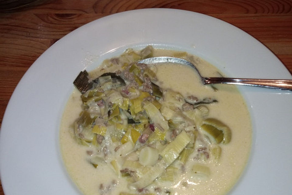 Porree-Käsesuppe mit Hack