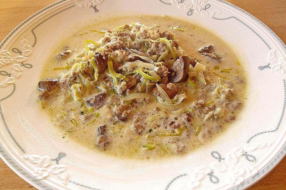 Porree-Käsesuppe mit Hack