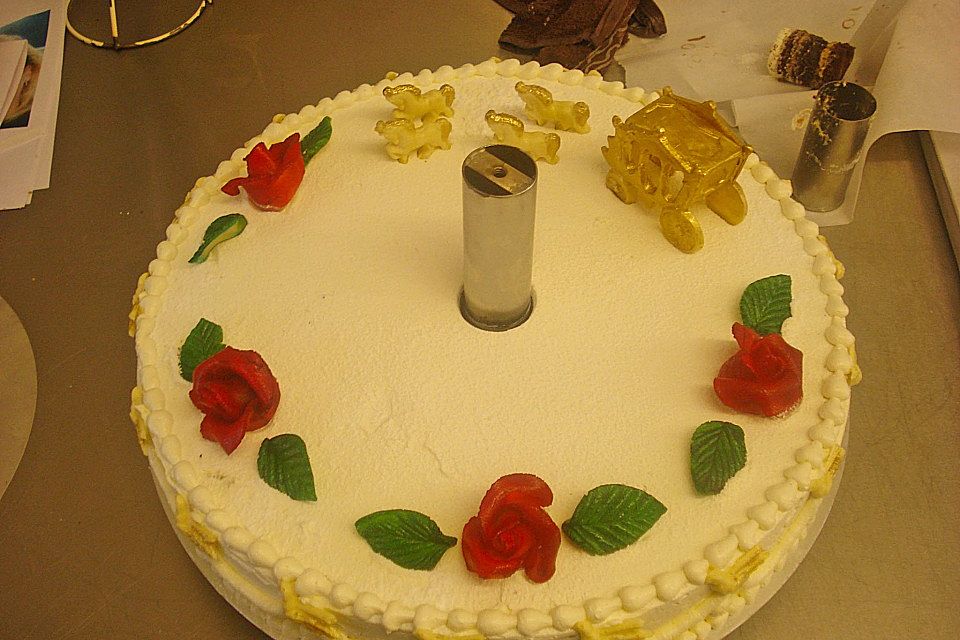 Zitronen - Buttercreme - Torte