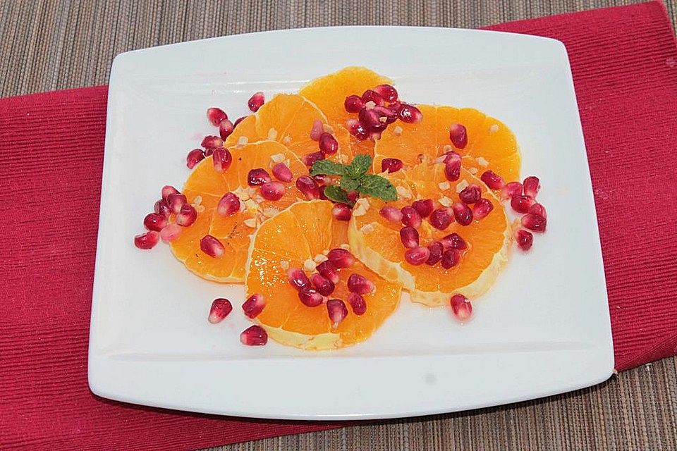 Marokkanischer Orangensalat mit Granatapfel